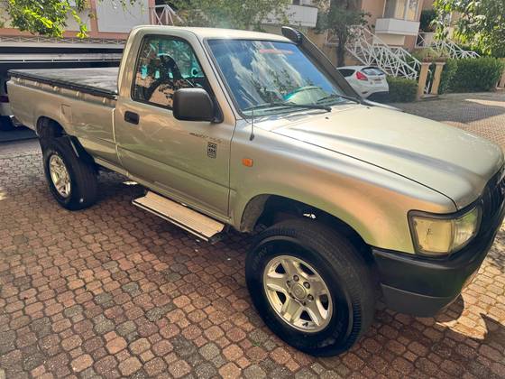 TOYOTA HILUX 3.0 DX 4X2 CS 16V DIESEL 2P MANUAL